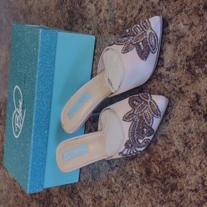 Blue By Betsy Johnson Blush Coset Embellished Heeled Wedding Mules size 7.5